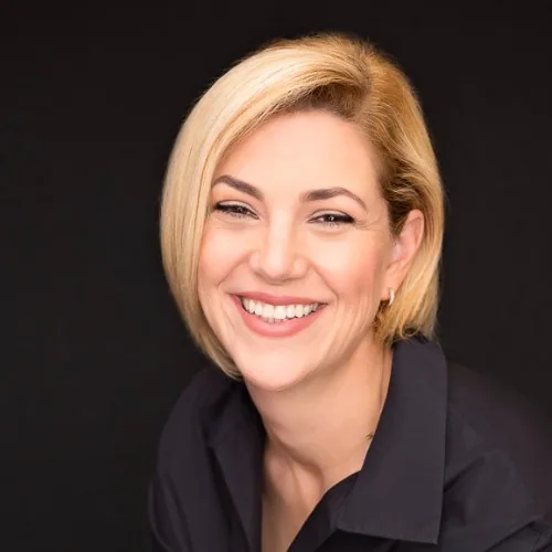 Abby Kearns headshot