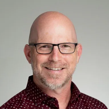 Avi Veidman headshot
