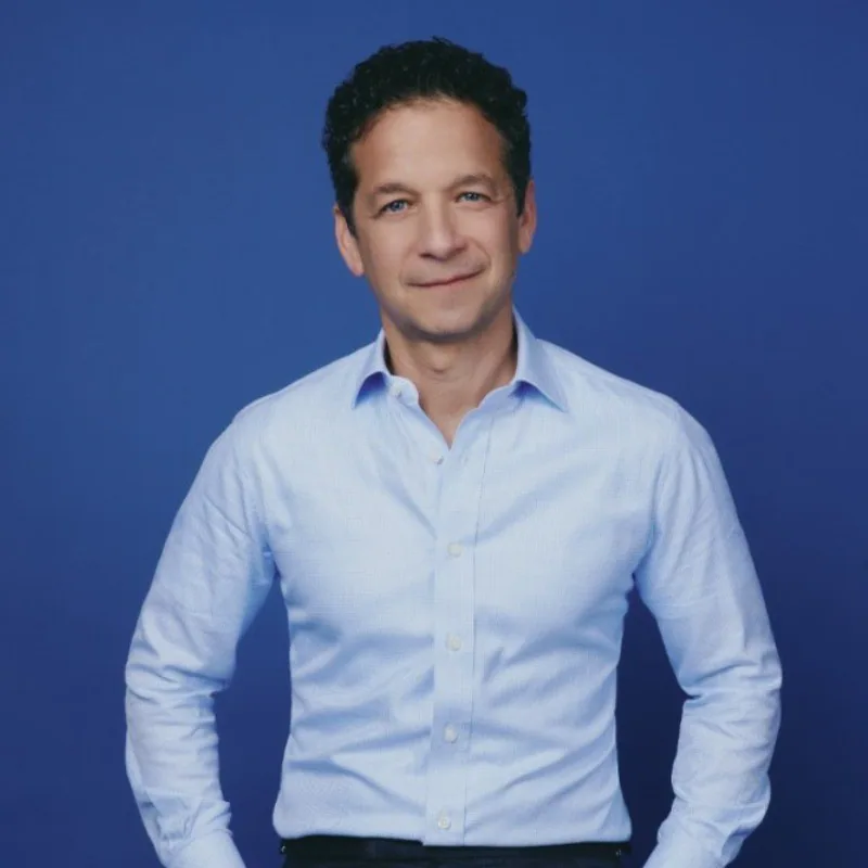 Dan Roth headshot