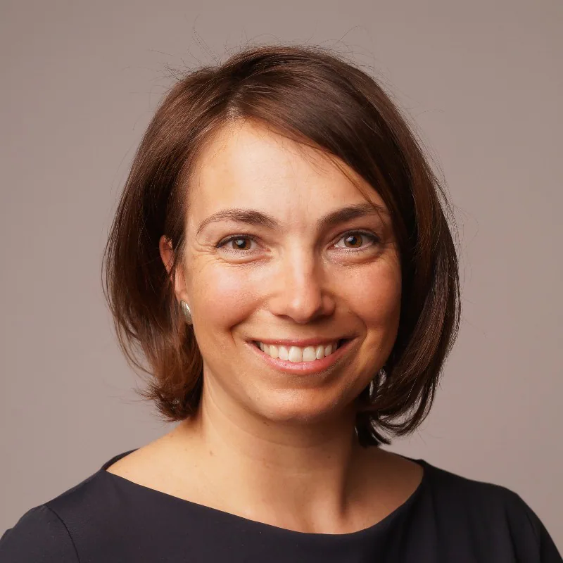 Dr. Friederike Redlbacher headshot