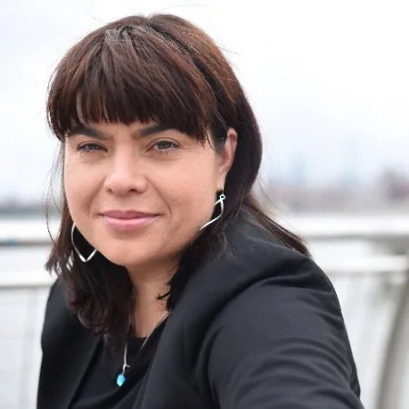 Hilke Schellmann headshot